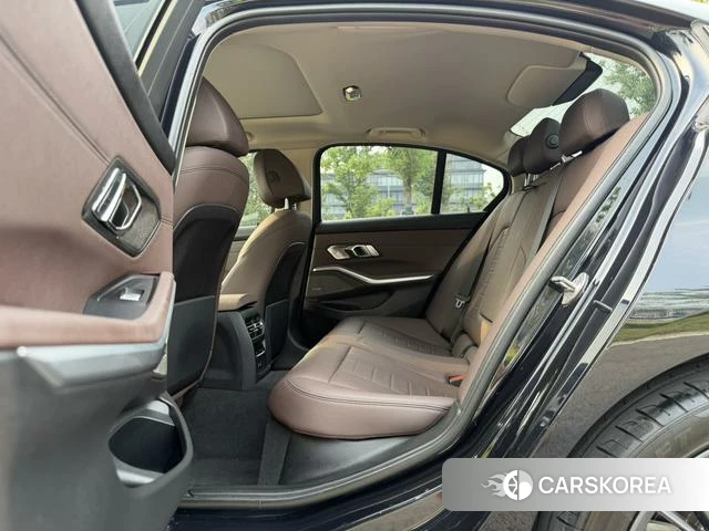 BMW 3 series 2021 Черный из Китая, фото 3