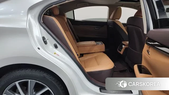 Lexus New ES300h 2018 Белый из Кореи, фото 3