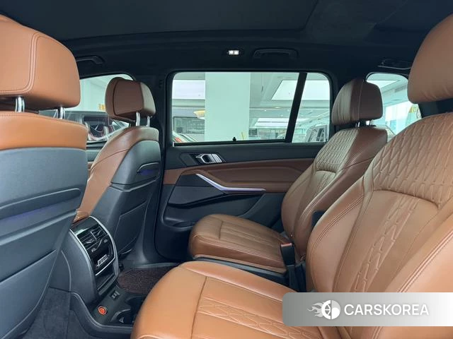 BMW X7 2021 Черный из Китая, фото 3