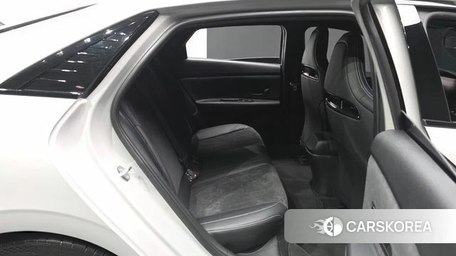 Hyundai Avante (CN7) 2022 Серебристо-серый из Кореи, фото 3