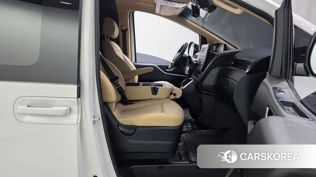 Hyundai Staria 2022 Белый из Кореи, фото 3