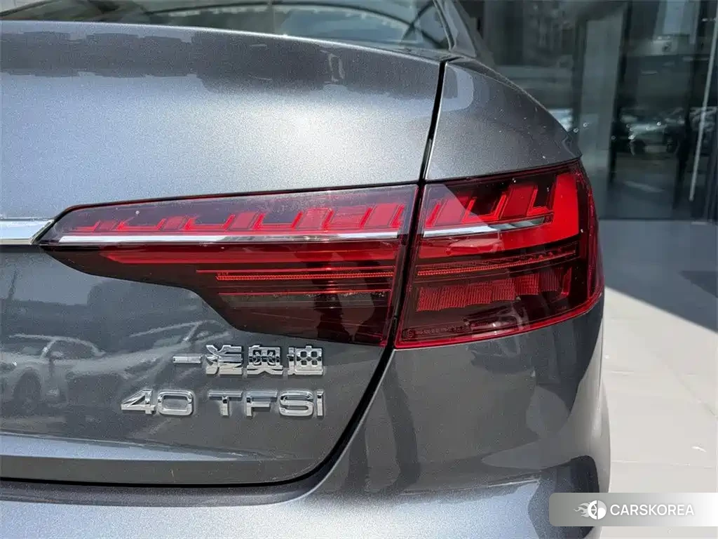 Audi A4L 2023 Silver/gray из Китая, фото 3