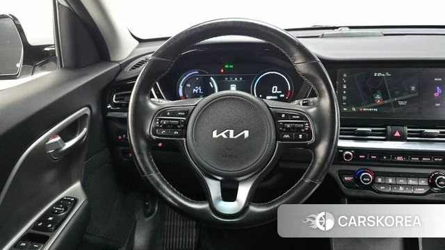 Kia Niro Plus 2022 Серебряный из Кореи, фото 3