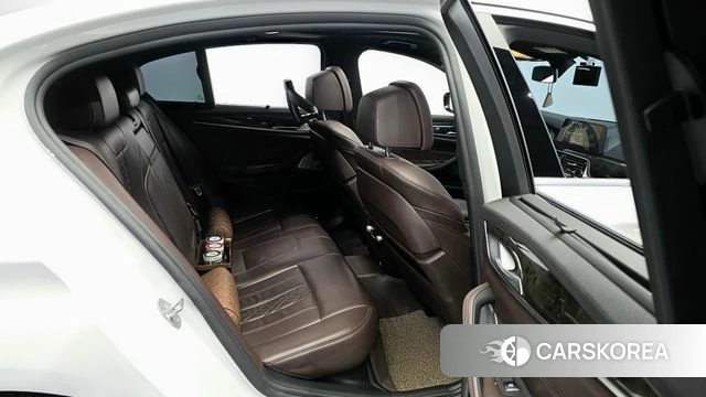 BMW 5 Series (G30) 2018 Белый из Кореи, фото 3