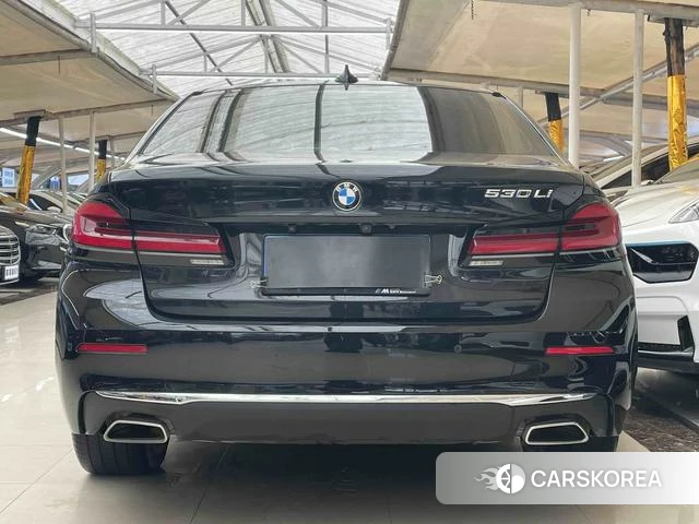 BMW 5 series 2022 Черный из Китая, фото 3