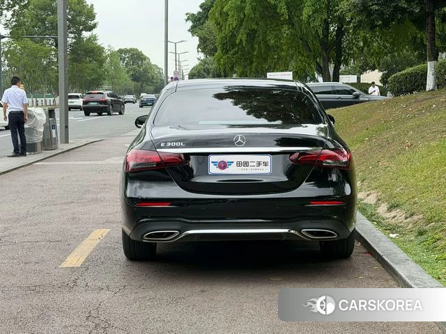 Mercedes-Benz E-class 2023 Черный из Китая, фото 3