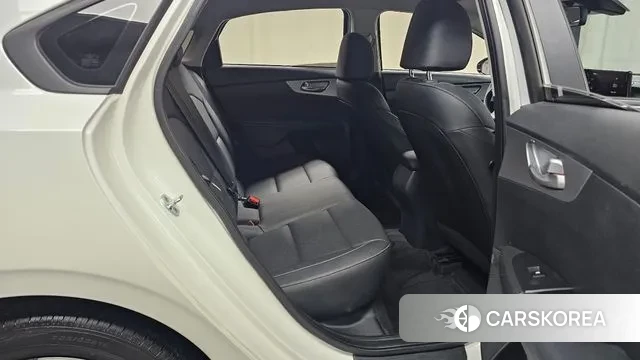 Kia The New K3 2nd generation 2022 Белый из Кореи, фото 3