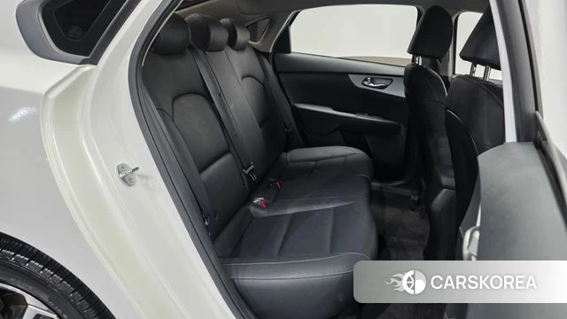 Kia The New K3 2nd generation 2021 Белый из Кореи, фото 3