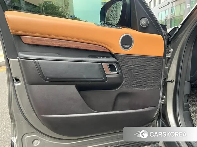 Land Rover Discovery 5 2018 Серый из Кореи, фото 3