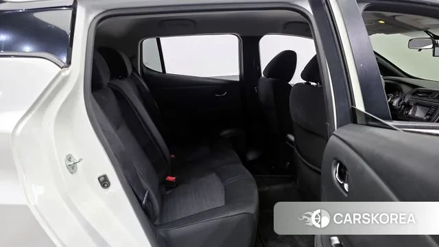 Nissan Leaf (ZE1) 2019 Белый из Кореи, фото 3