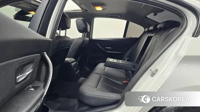 BMW 3 Series (F30) 2018 Белый из Кореи, фото 3