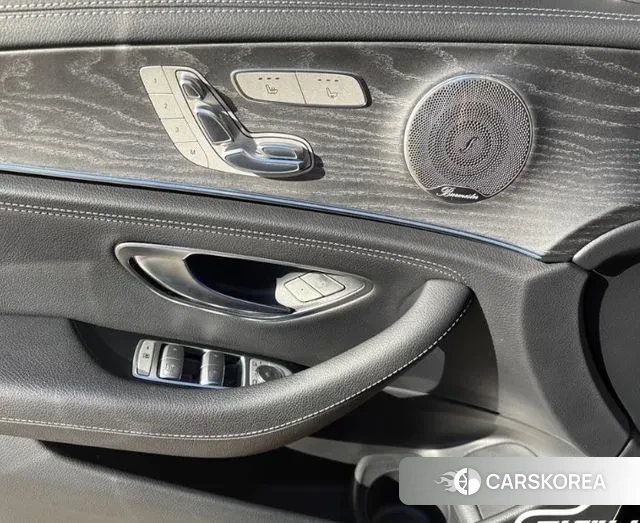 Mercedes-Benz E-Class W213 2023 Черный из Кореи, фото 3