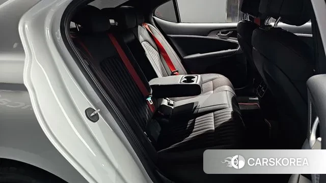 Genesis The New G70 2023 Белый из Кореи, фото 3