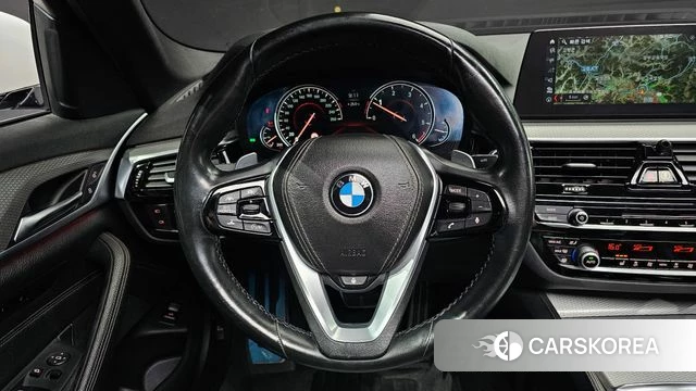 BMW 5 Series (G30) 2018 Белый из Кореи, фото 3