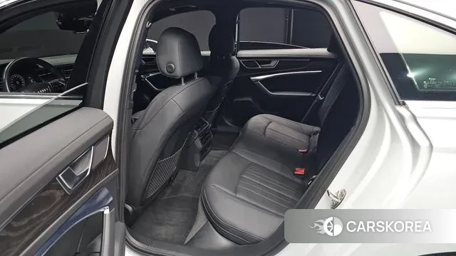 Audi A6 (C8) 2021 Белый из Кореи, фото 3