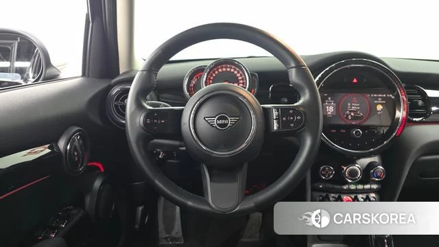 Mini Cooper 2023 Черный из Кореи, фото 3