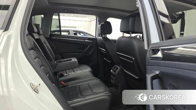 Volkswagen Tiguan second Generation 2020 Белый из Кореи, фото 3