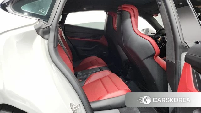 Porsche Taycan 2021 Серебряный из Кореи, фото 3