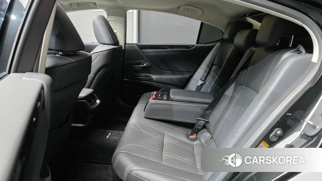 Lexus ES300h 7th generation 2019 Черный из Кореи, фото 3