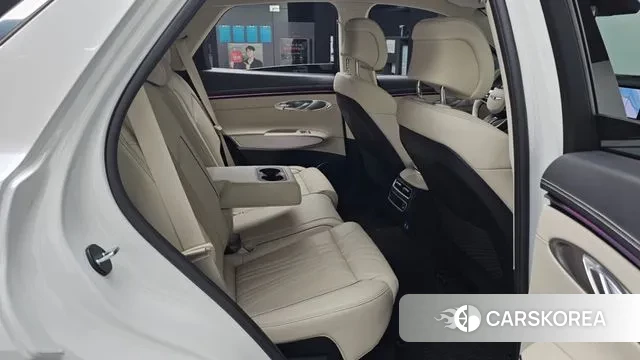 Genesis GV70 2025 Белый из Кореи, фото 3