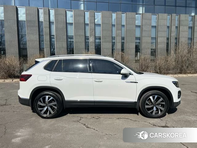Volkswagen Tanyue 2022 Белый из Китая, фото 3