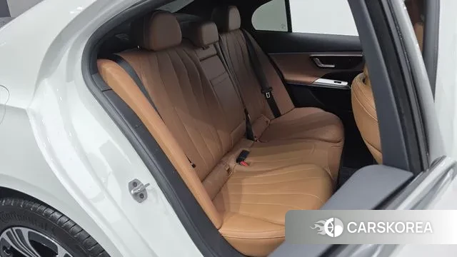 Mercedes-Benz E-Class W214 2025 Белый из Кореи, фото 3