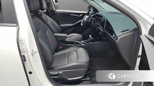 Kia Di Ol Nu Niro 2022 Белый из Кореи, фото 3