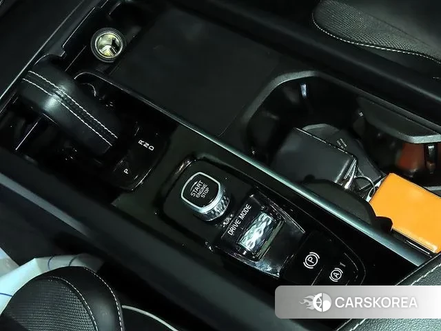 Volvo XC60 second Generation 2020 Белый из Кореи, фото 3