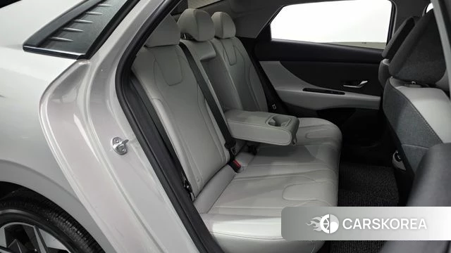 Hyundai Avante (CN7) 2021 Серебристо-серый из Кореи, фото 3