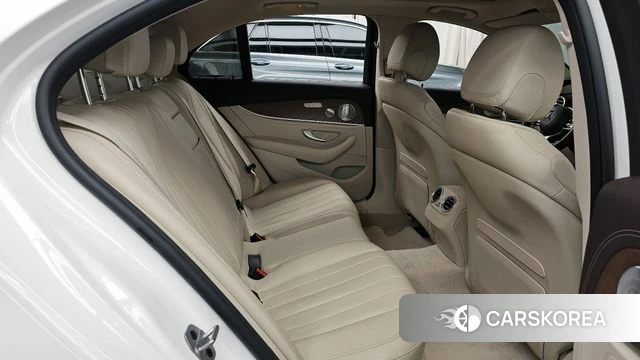 Mercedes-Benz E-Class W213 2020 Белый из Кореи, фото 3
