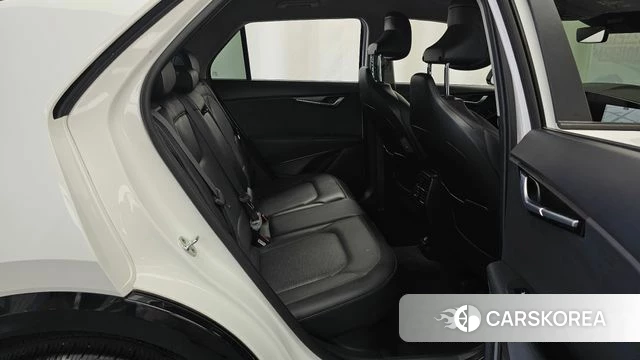 Kia Di Ol Nu Niro 2022 Белый из Кореи, фото 3