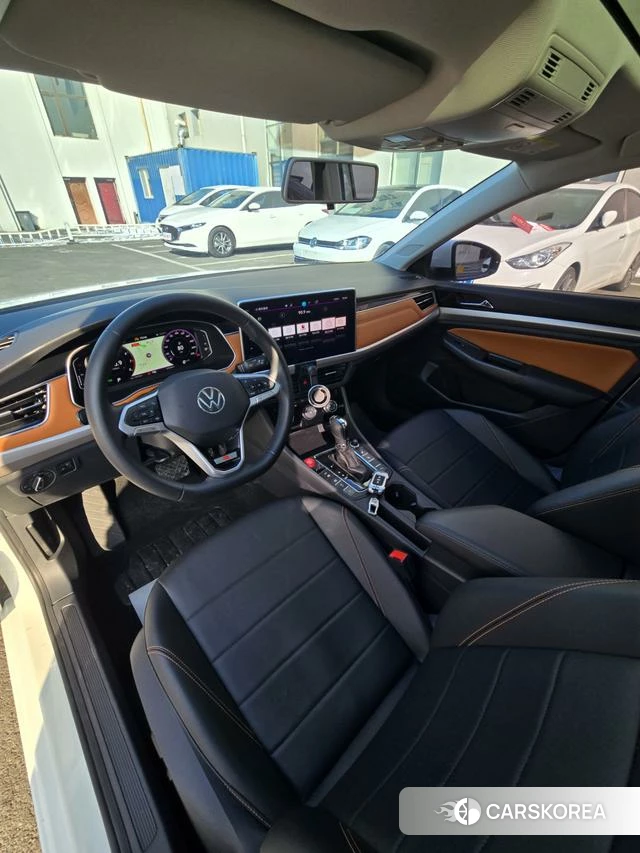 Volkswagen Bora 2023 Белый из Китая, фото 3