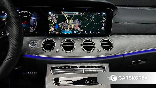 Mercedes-Benz E-Class W213 2021 Серый из Кореи, фото 3