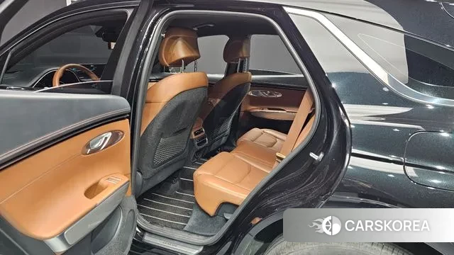 Genesis GV70 2023 Черный из Кореи, фото 3