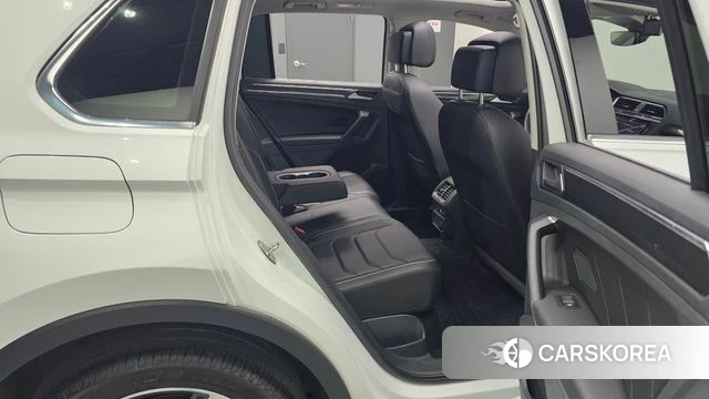 Volkswagen Tiguan second Generation 2022 Белый из Кореи, фото 3