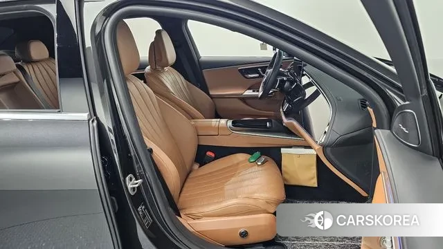 Mercedes-Benz E-Class W214 2024 Черный из Кореи, фото 3