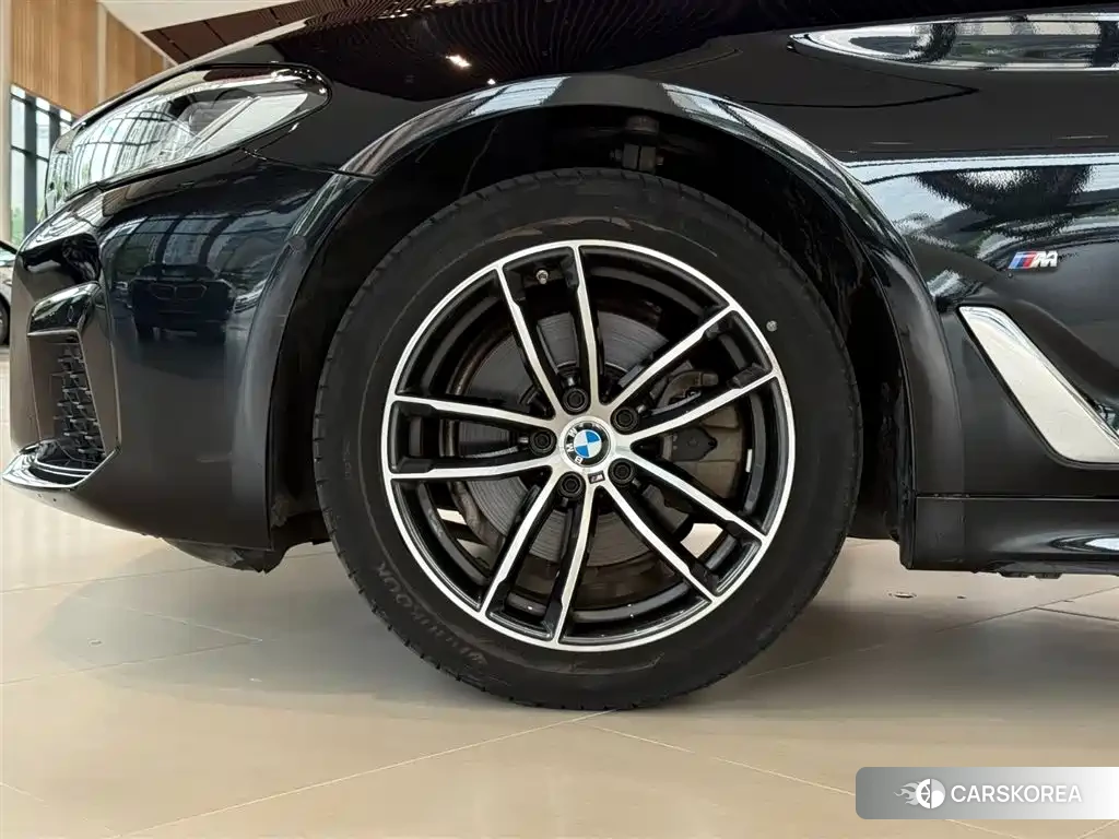 BMW 5 series 2022 Черный из Китая, фото 3