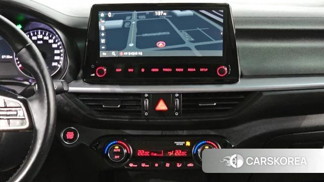 Kia The New K3 2nd generation 2024 Белый из Кореи, фото 3