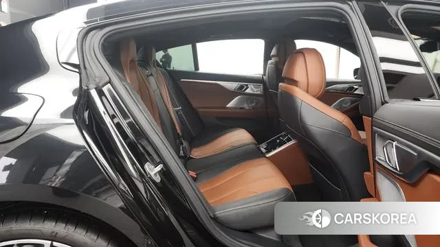 BMW 8 Series (G15) 2025 Черный из Кореи, фото 3