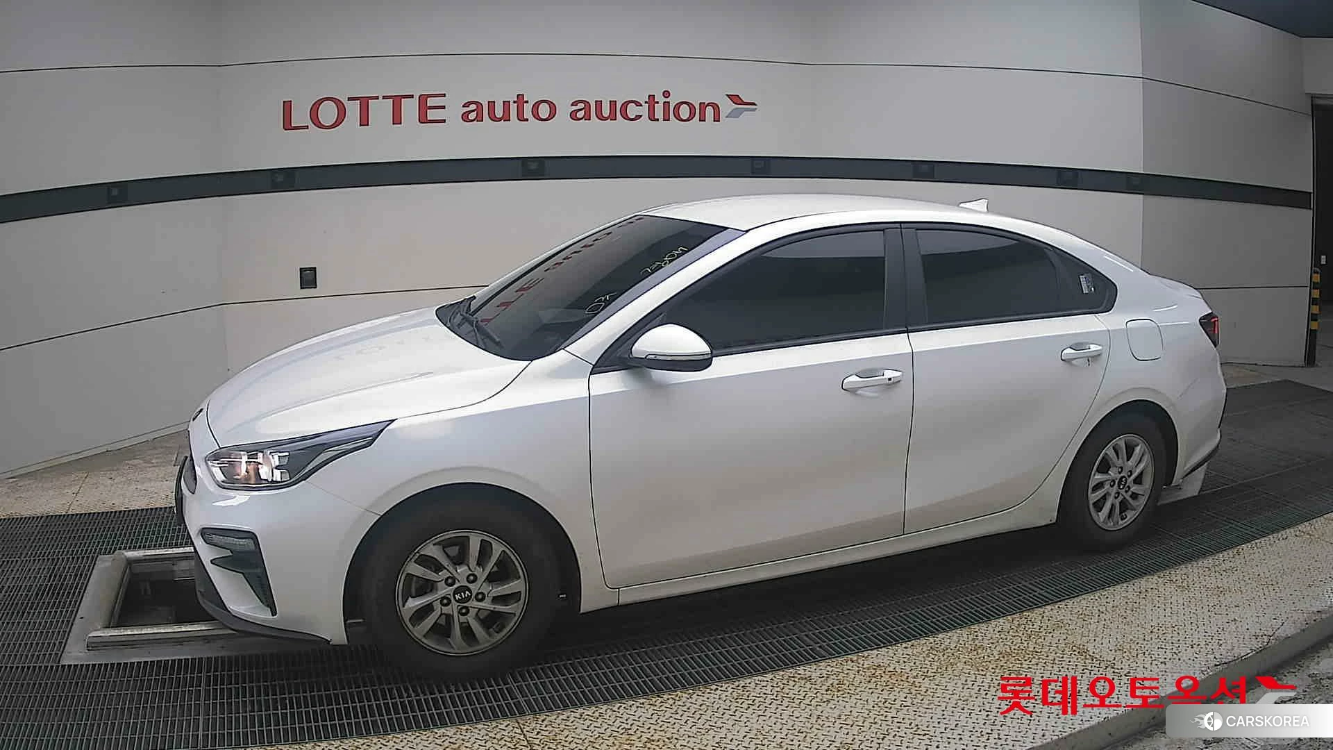 Kia K3 2020 Snow White Pearl из Кореи, фото 3