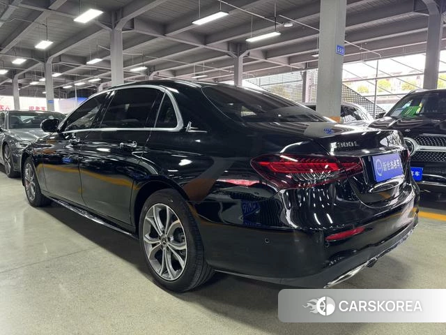 Mercedes-Benz E-class 2023 Черный из Китая, фото 3