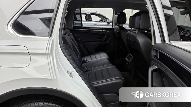 Volkswagen Tiguan second Generation 2022 Белый из Кореи, фото 3