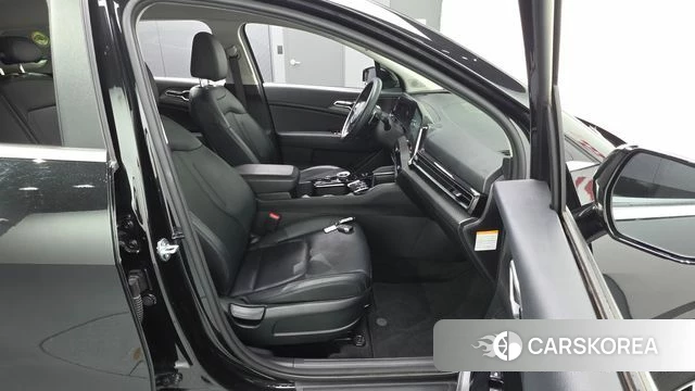 Kia Sportage 5th Generation Hybrid 2023 Черный из Кореи, фото 3