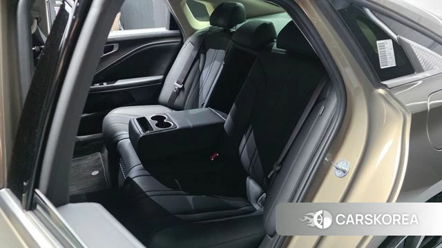 Kia The New K8 Hybrid 2024 Жемчужный цвет из Кореи, фото 3