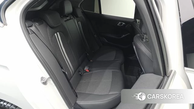 BMW 1 Series (F40) 2024 Белый из Кореи, фото 3