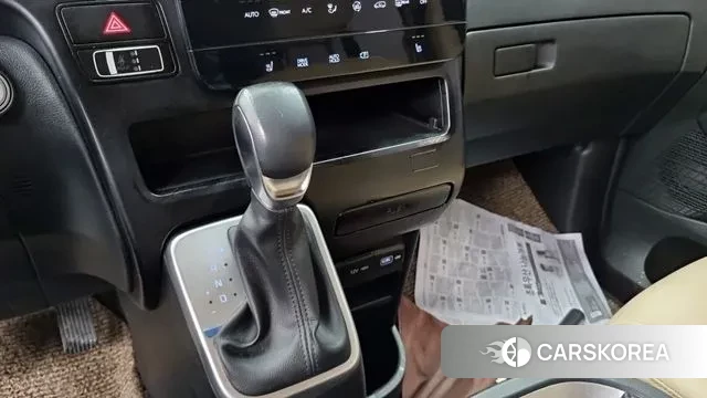 Hyundai Staria 2023 Белый из Кореи, фото 3