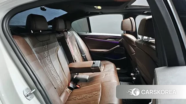 BMW 5 Series (G30) 2021 Белый из Кореи, фото 3