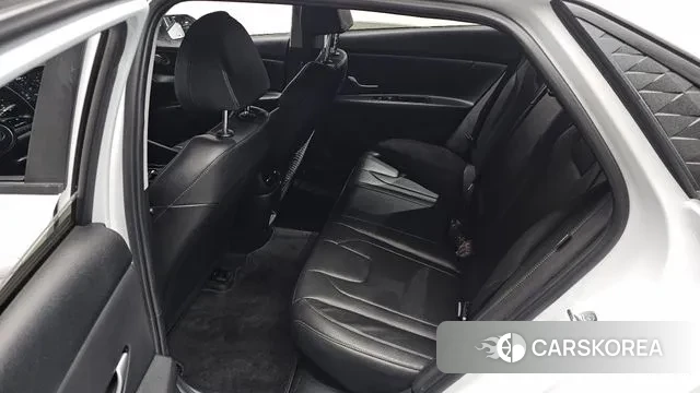 Hyundai The New Avante Hybrid (CN7) 2023 Белый из Кореи, фото 3