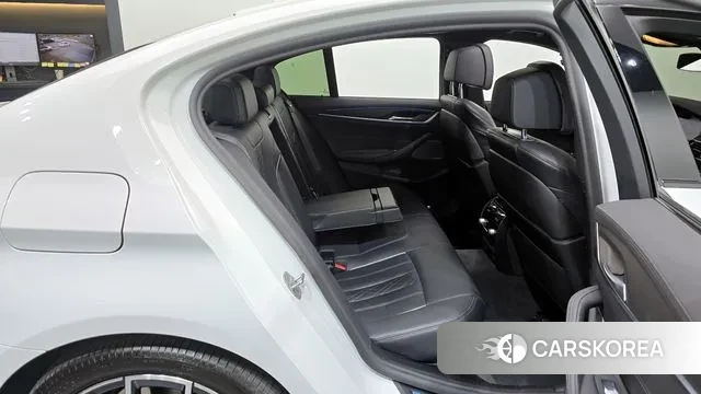 BMW 5 Series (G30) 2021 Белый из Кореи, фото 3