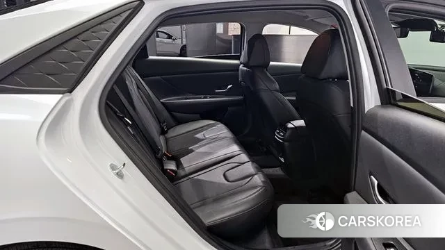 Hyundai The New Avante (CN7) 2024 Белый из Кореи, фото 3